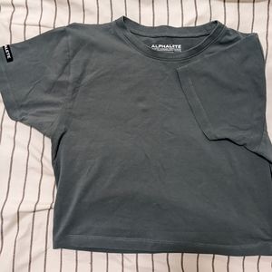 Alphalete Essential Short Sleeve Crop Top